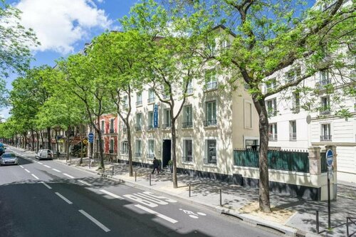 Гостиница Hotel Max в Антони