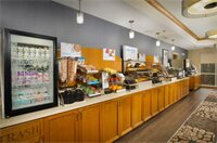 Фото Holiday Inn Express Fairfax - Arlington Boulevard, an Ihg Hotel