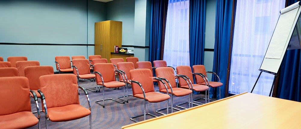 Фото Leonardo Hotel Manchester Central - Formerly Jurys Inn