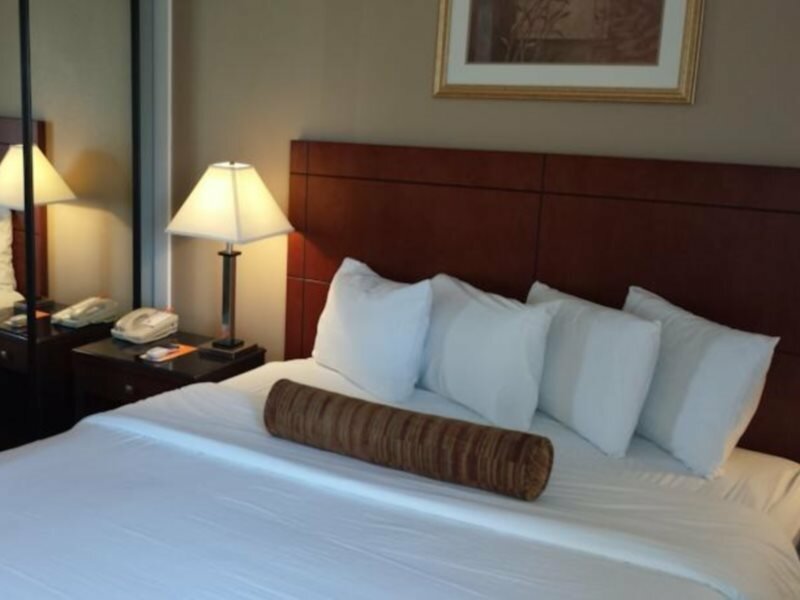 Фото Howard Johnson by Wyndham Pasadena