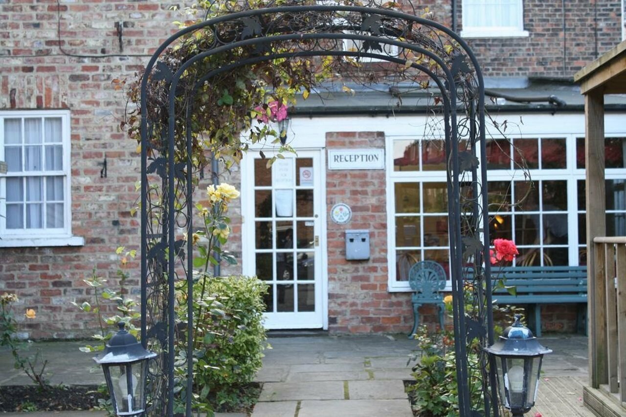 Фото Holgate Bridge