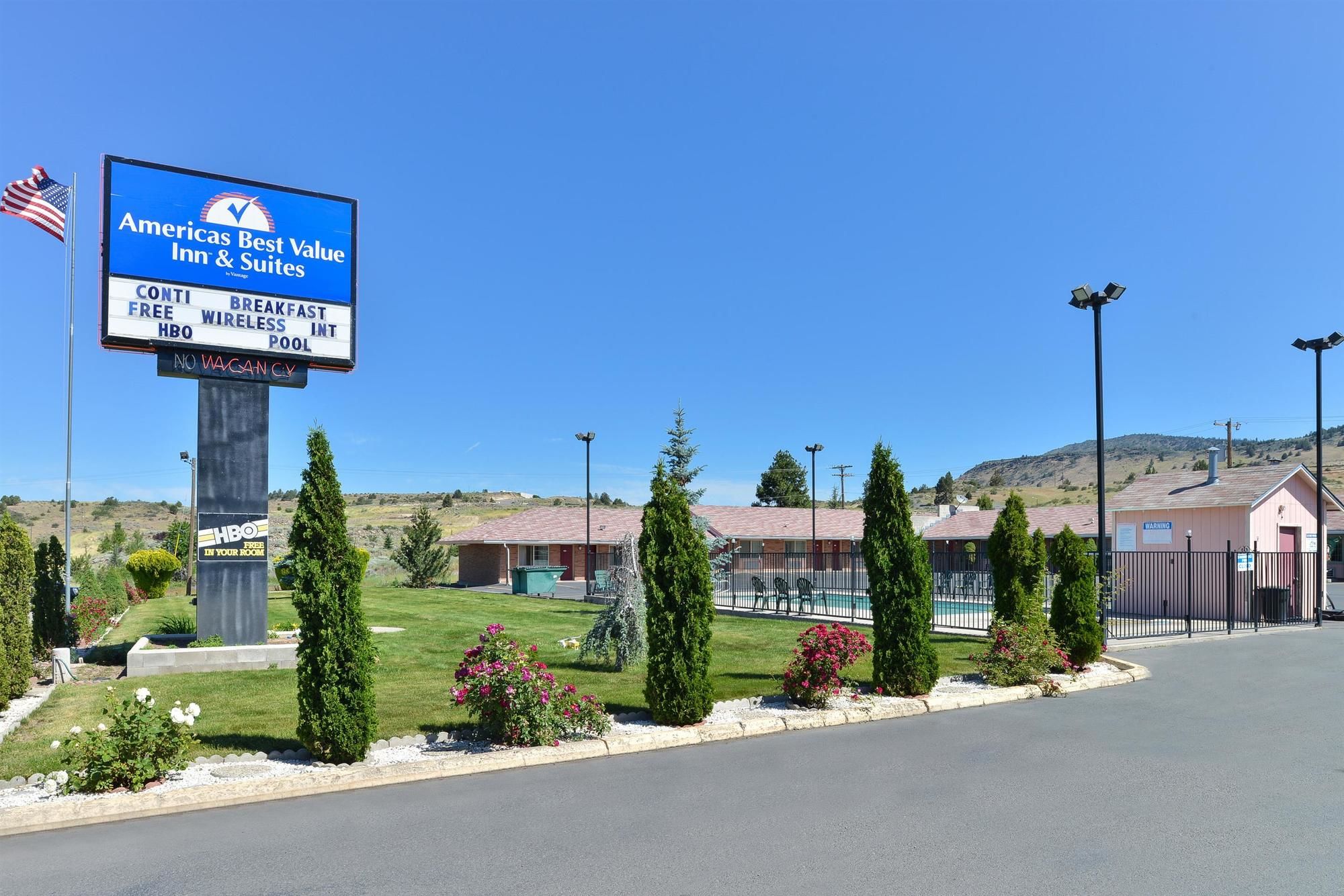 Фото Americas Best Value Inn & Suites Klamath Falls