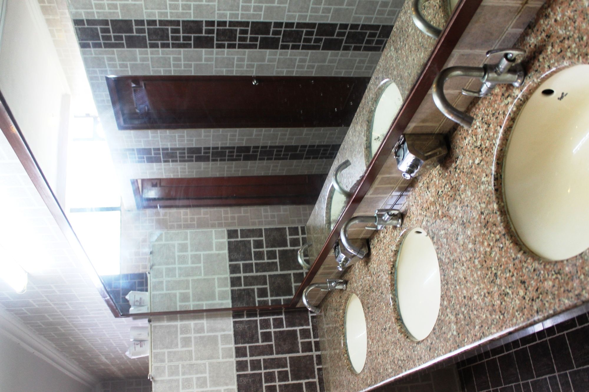 Фото Hotel Sujata