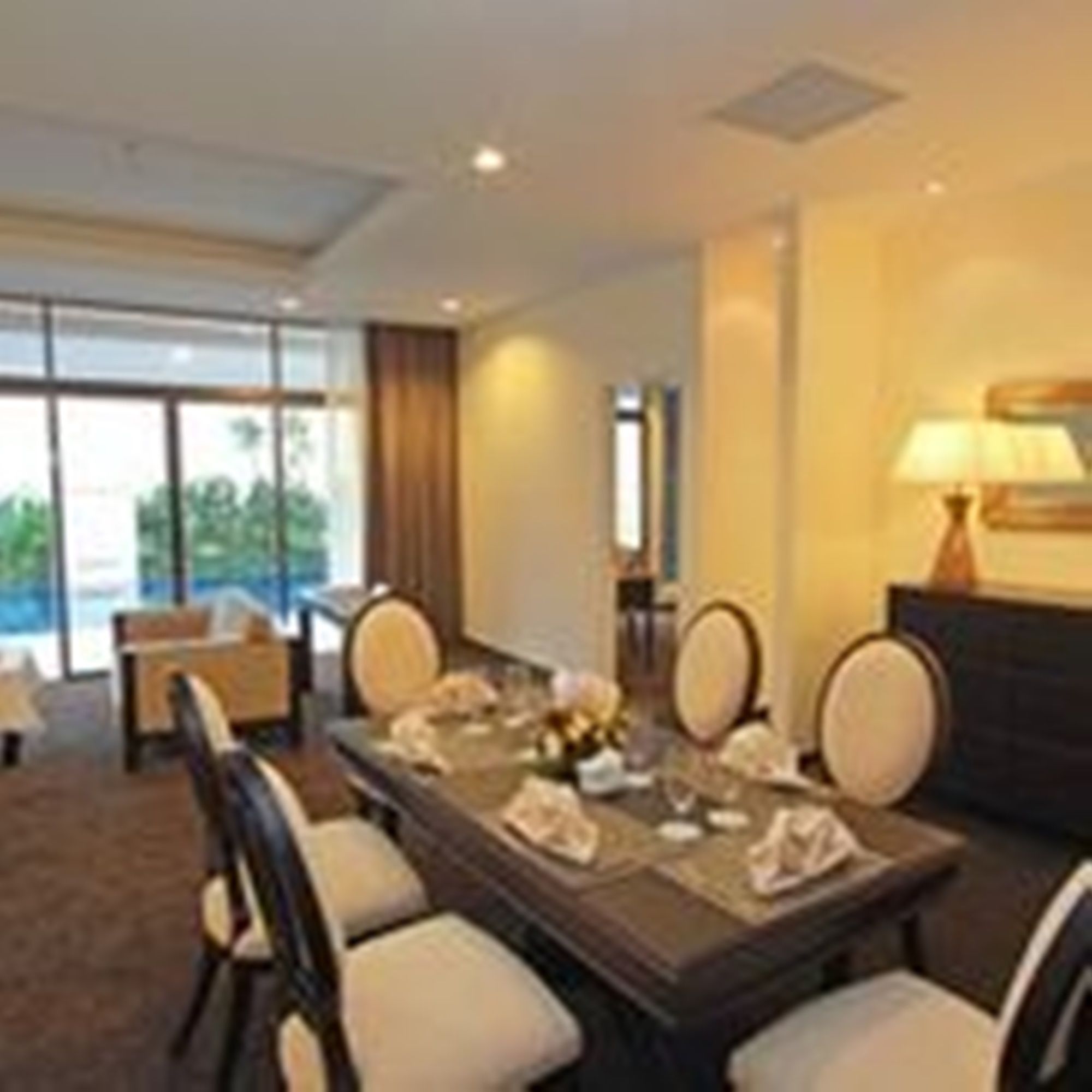Фото Harmoni One Convention Hotel & Service Apartments