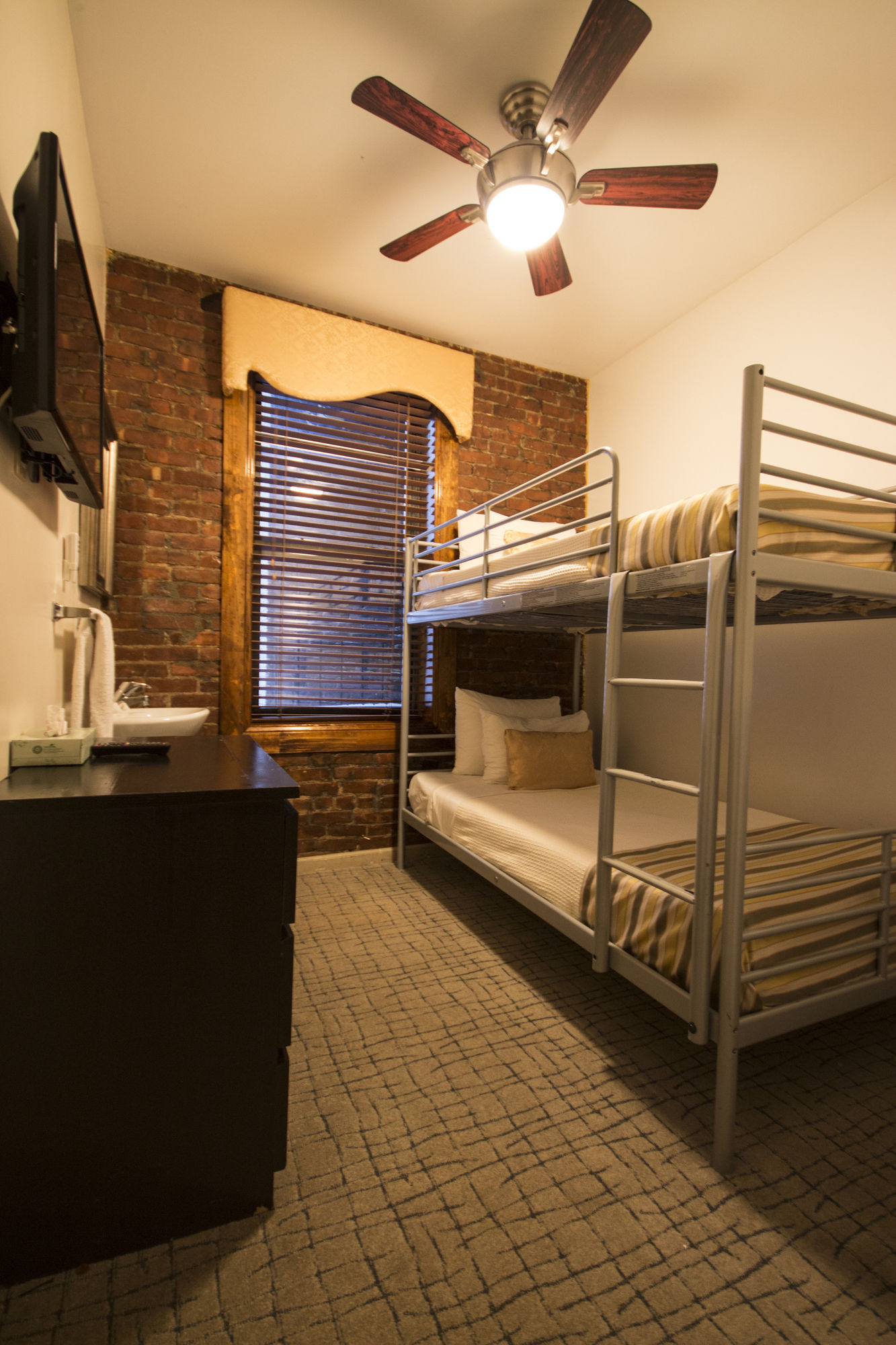 Фото Royal Park Hotel