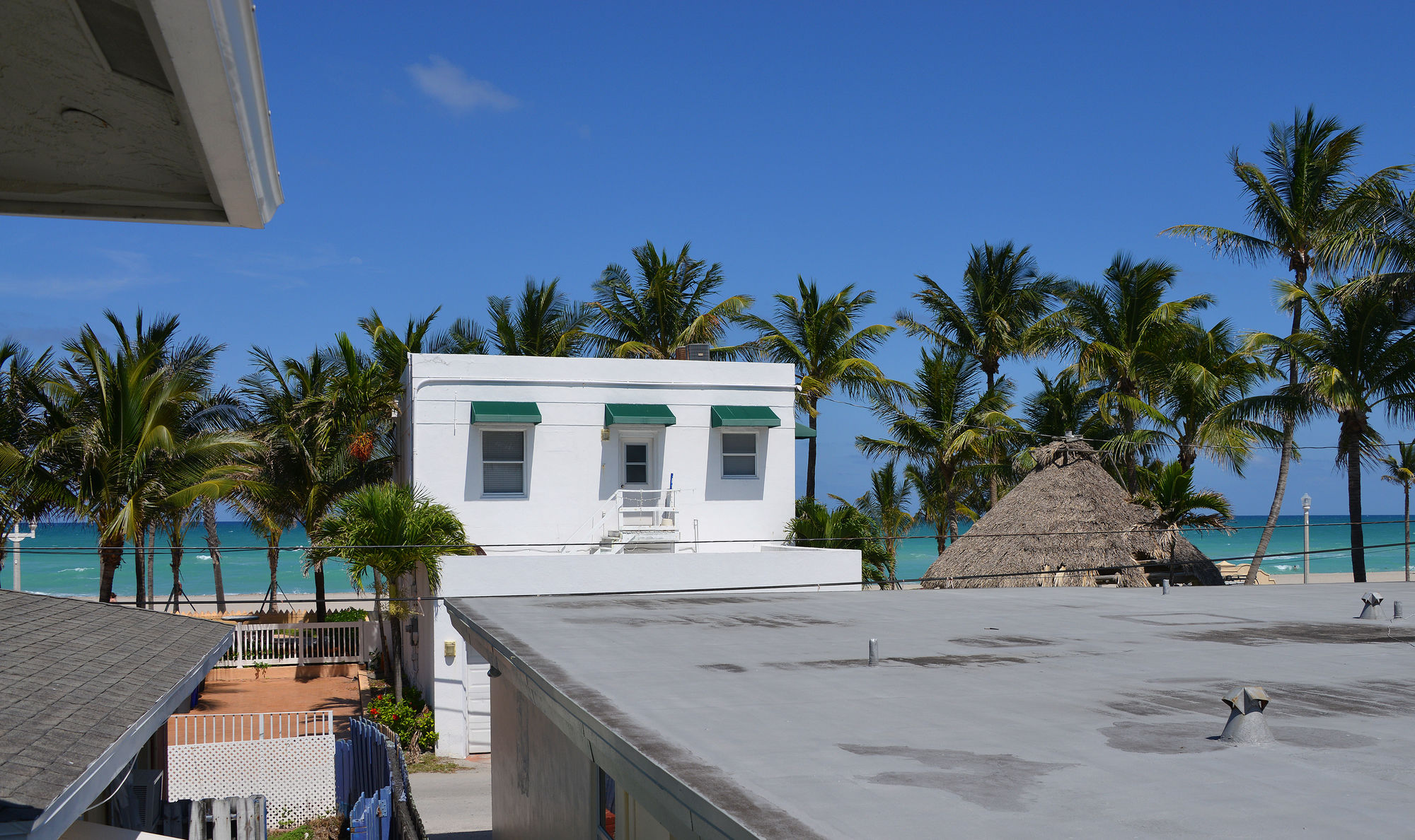 Фото Hollywood by the Sea