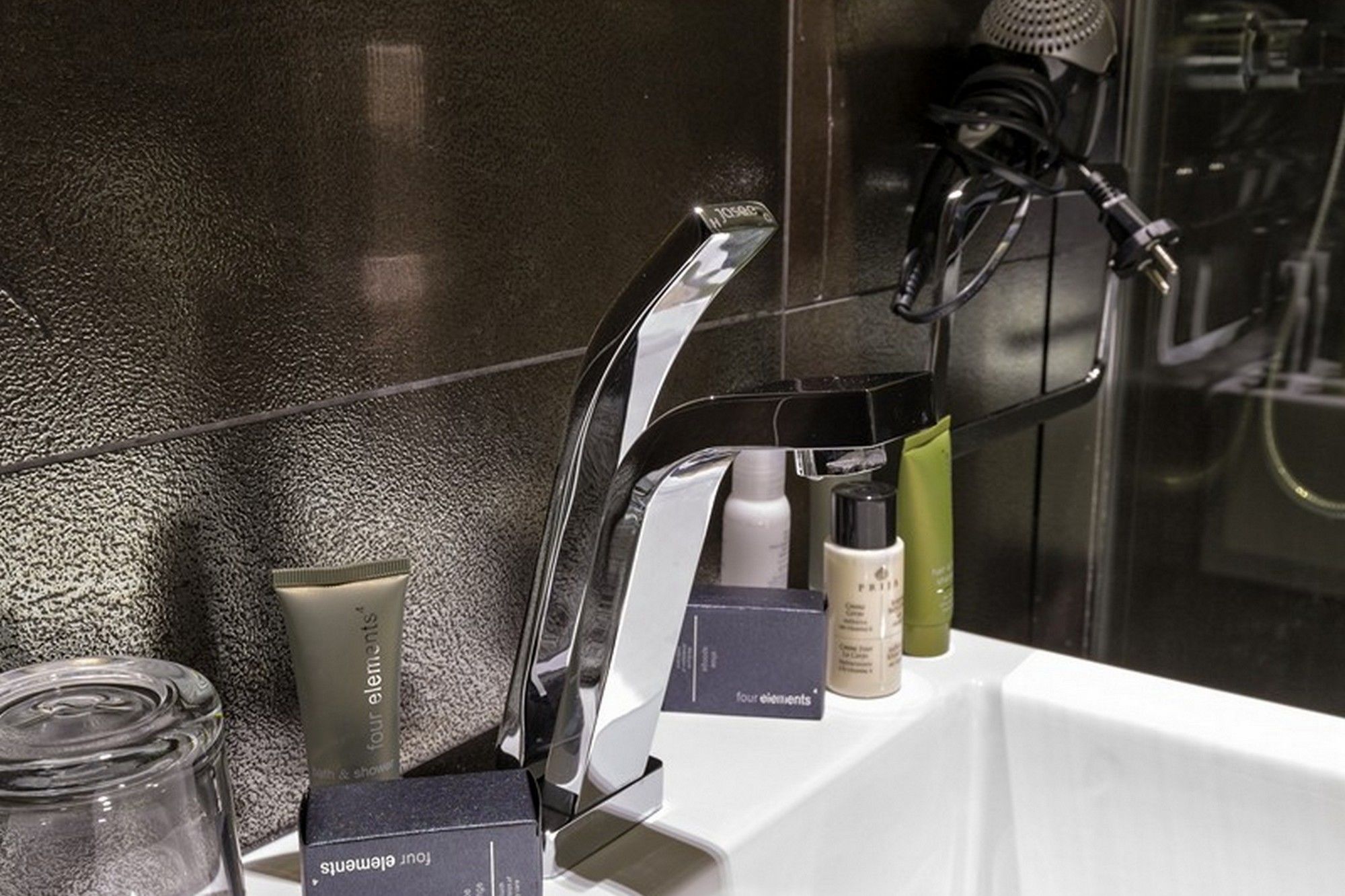 Фото Nova City Signature Collection Hotel