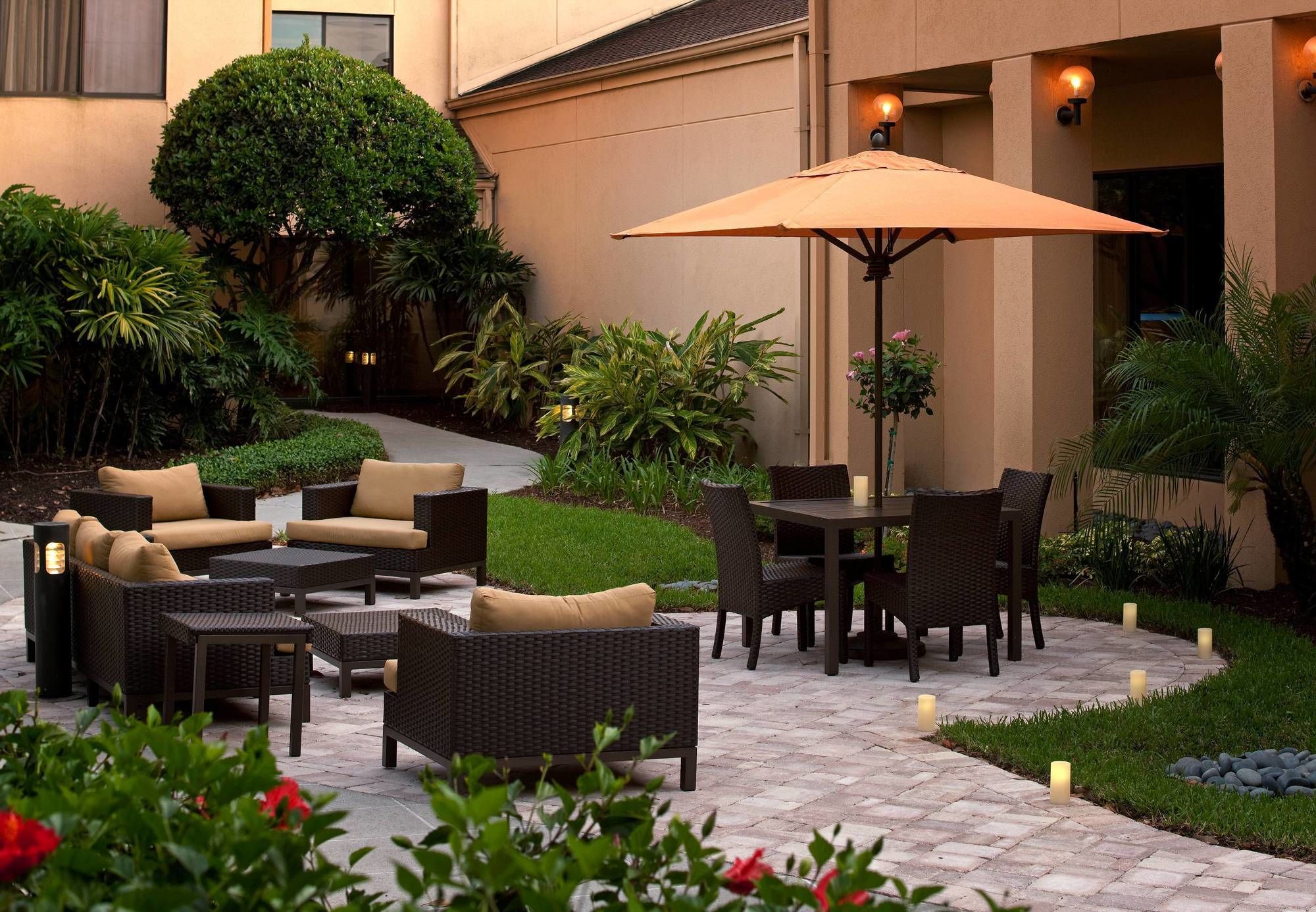Фото Courtyard by Marriott Orlando Airport