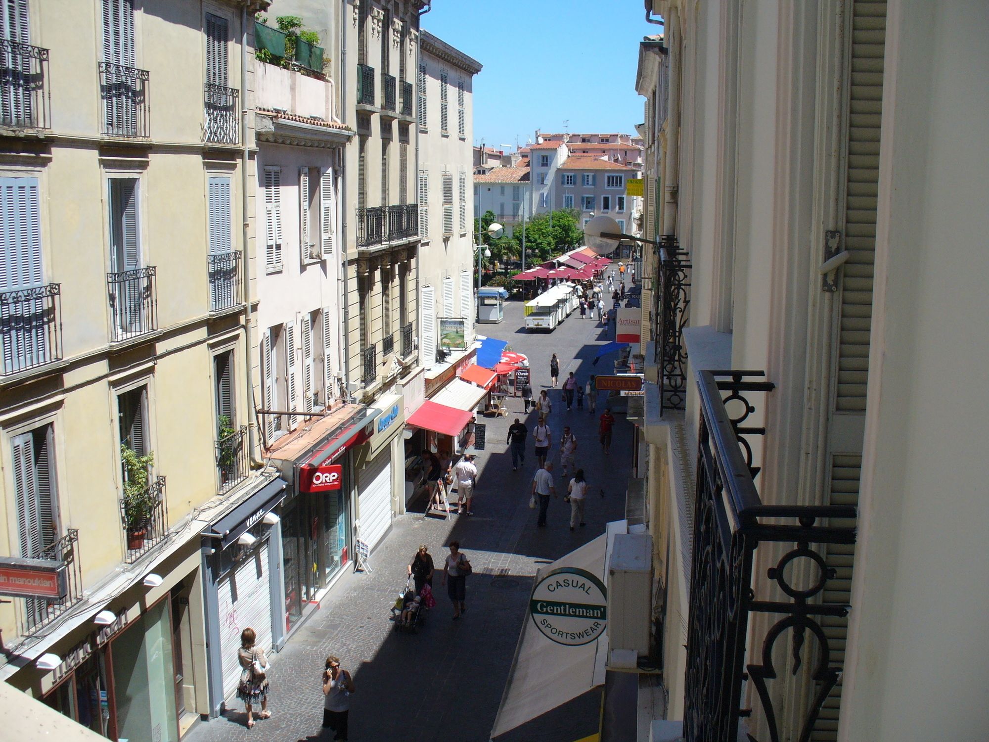 Фото Modern Hotel