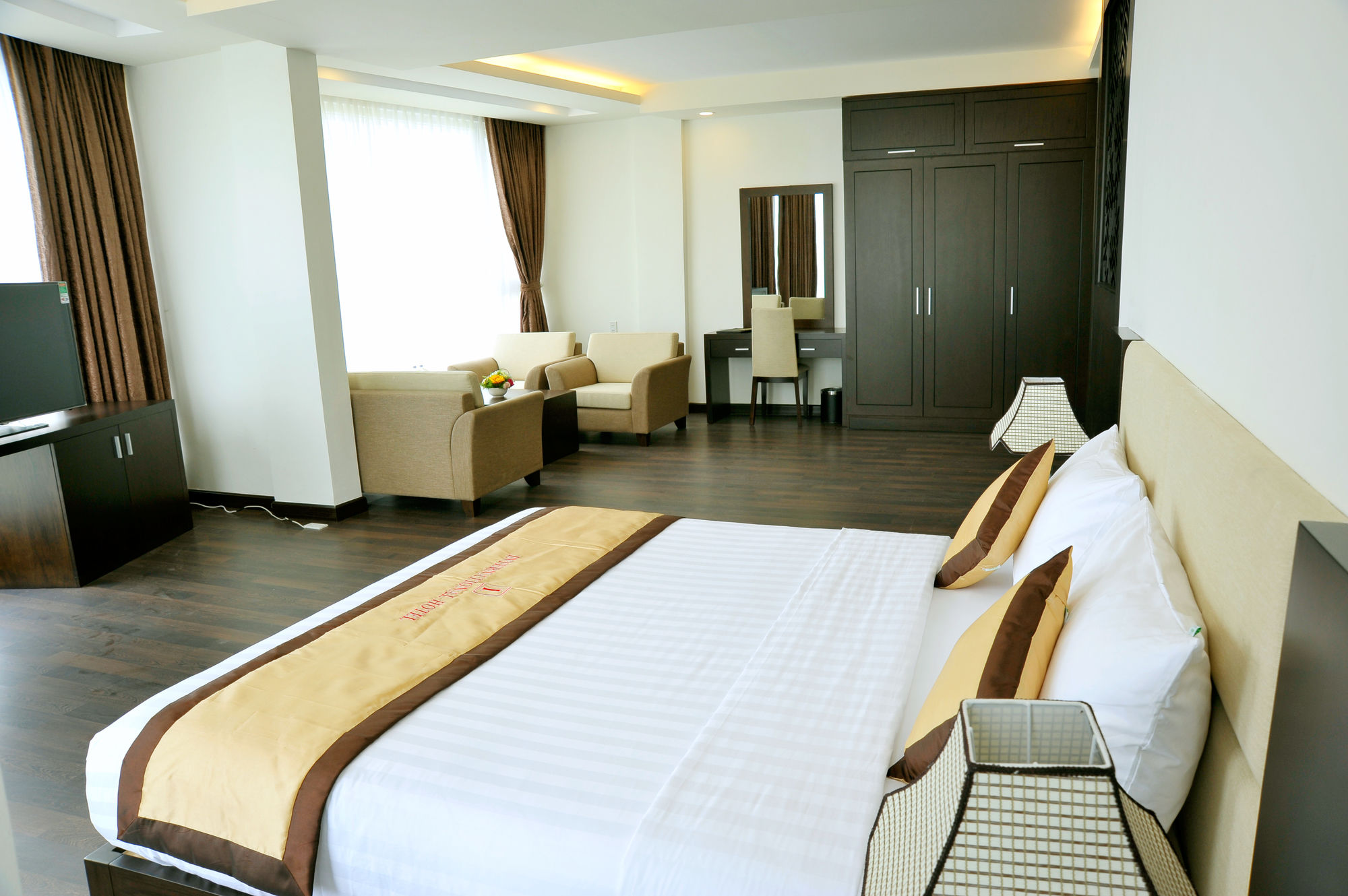 Фото International Hotel