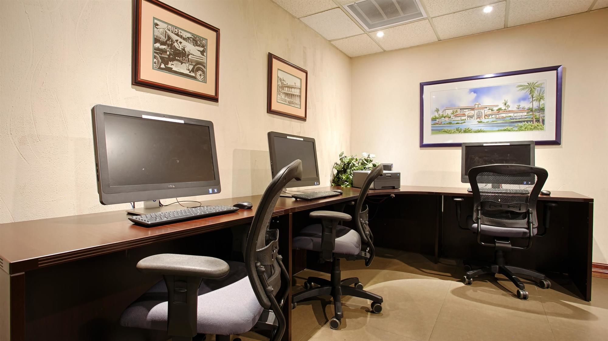 Фото Best Western Plus Thousand Oaks Inn