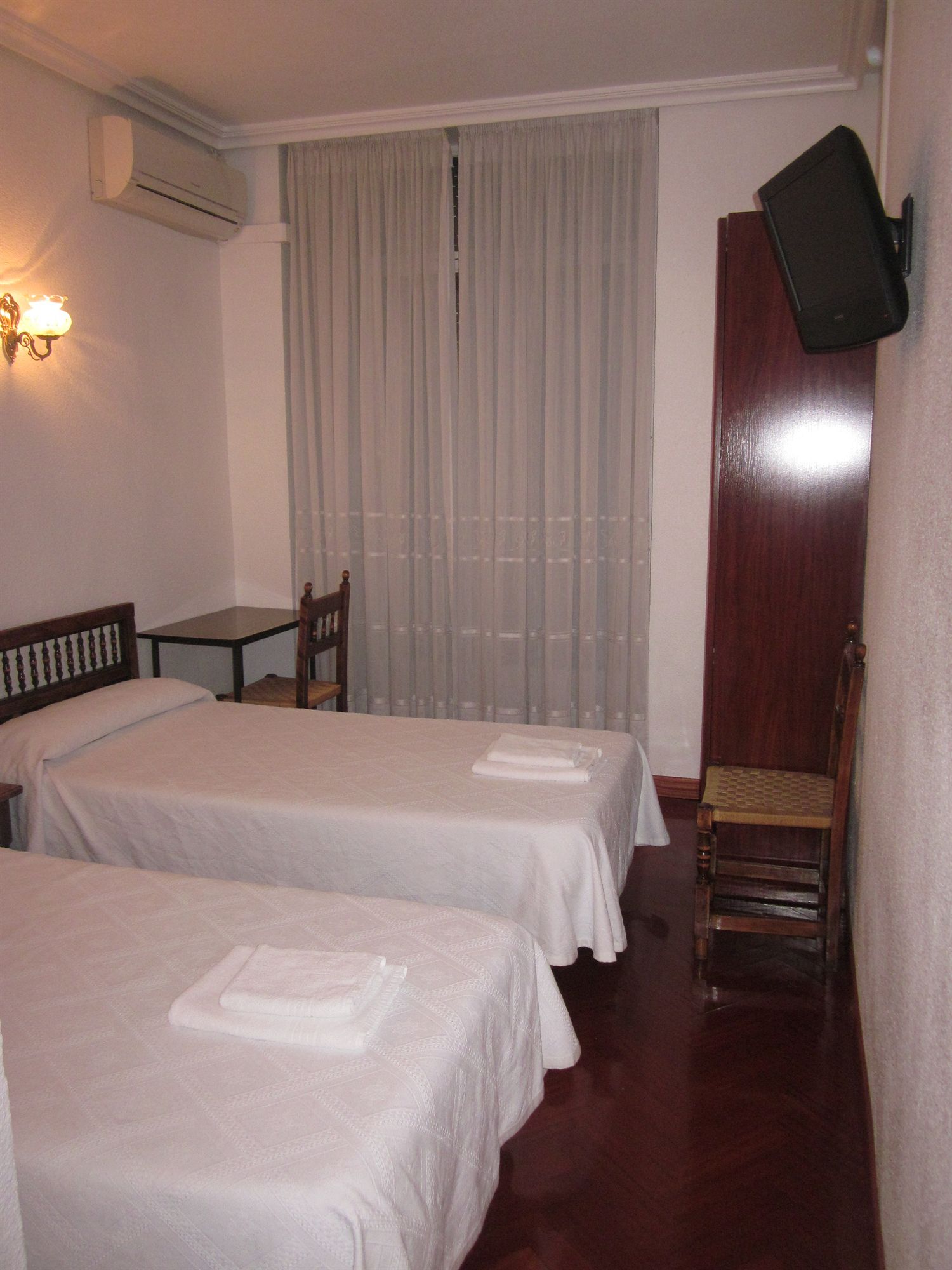 Фото Hostal Esmeralda