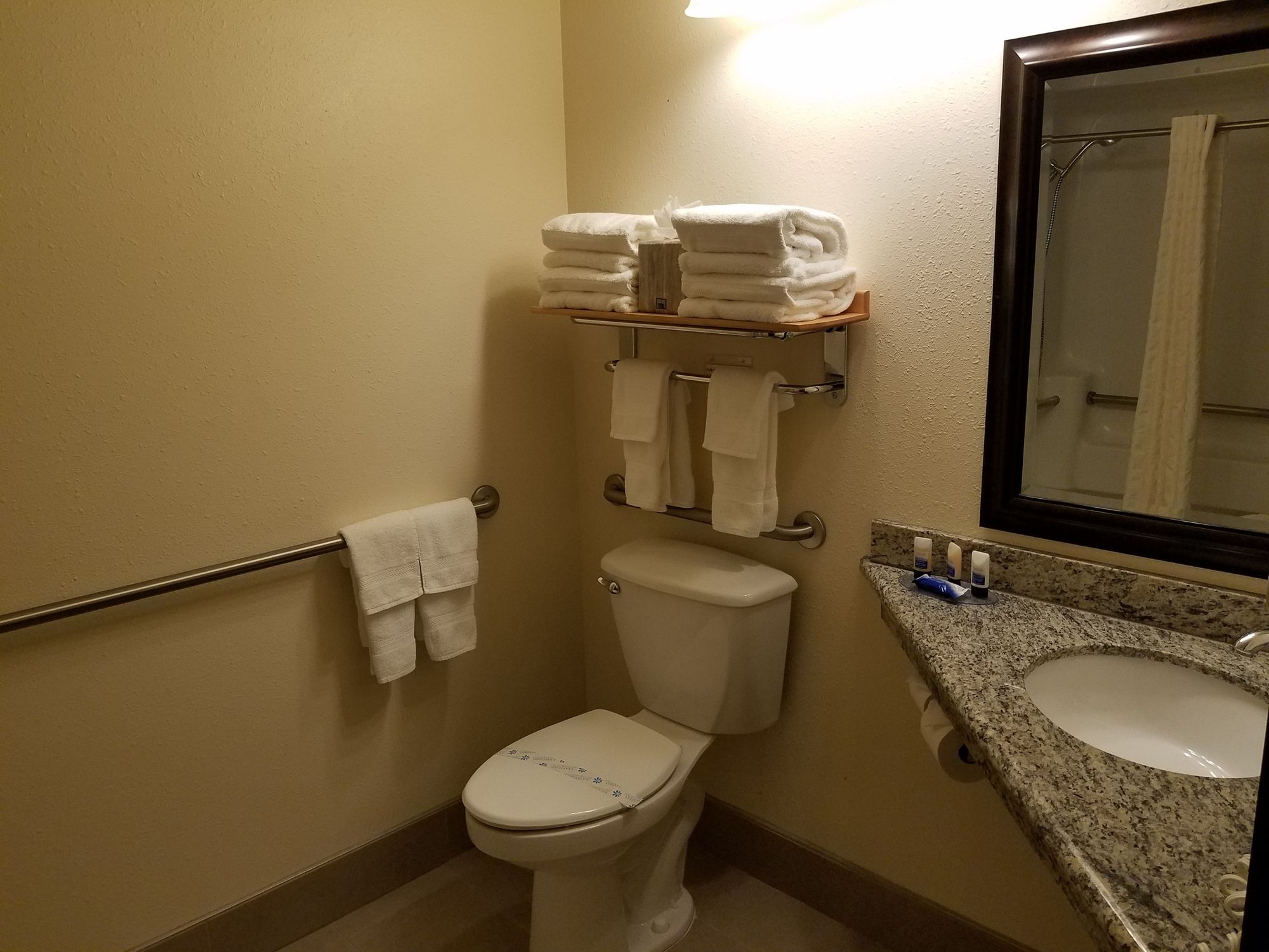 Фото Best Western Brighton Inn