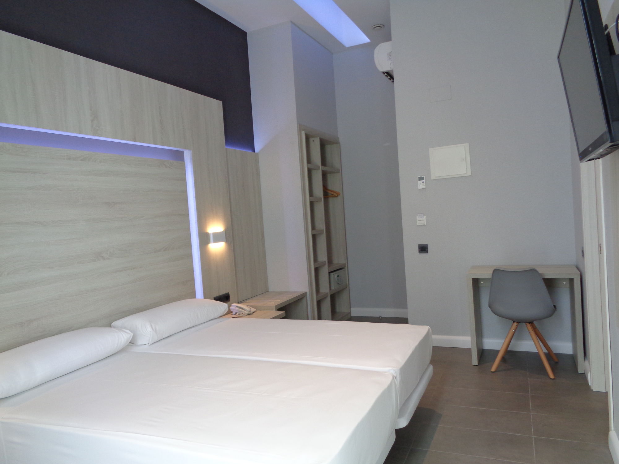 Фото Plaza Goya Rooms