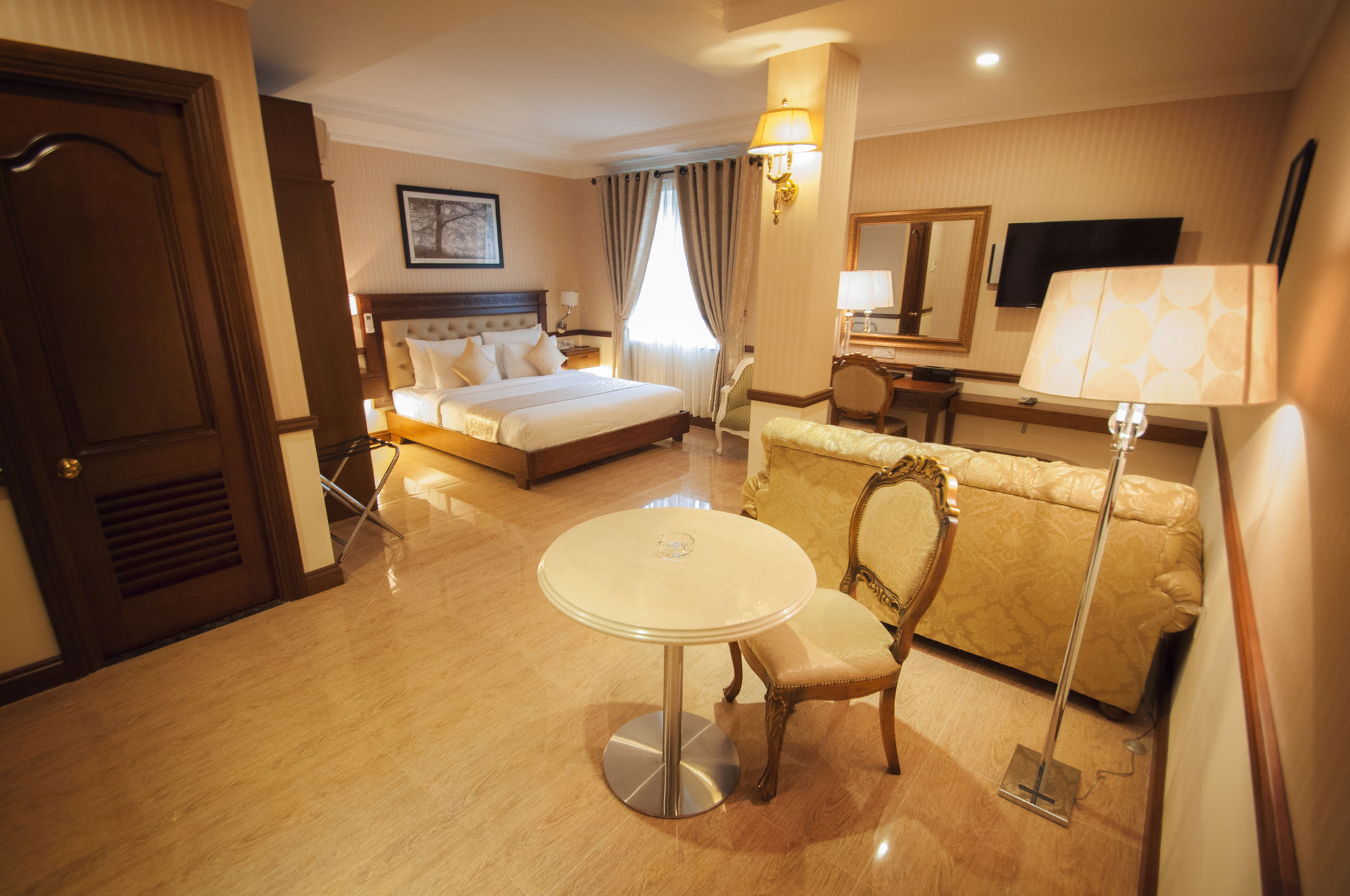 Фото Central Hotel and Residences