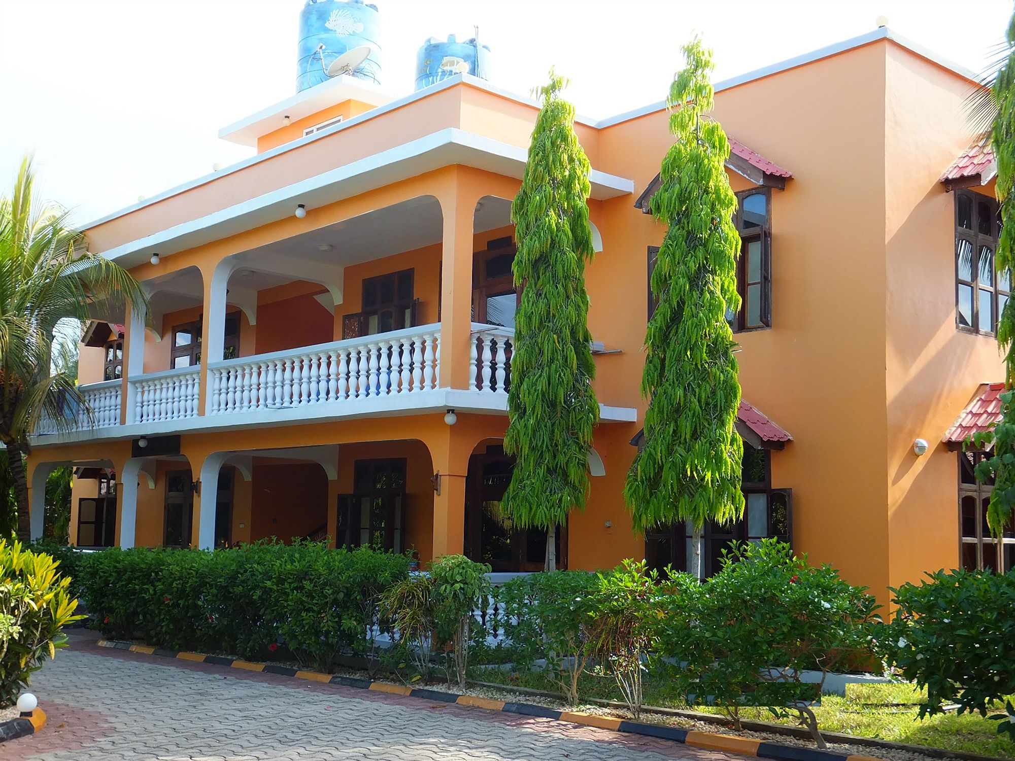 Фото отеля 2