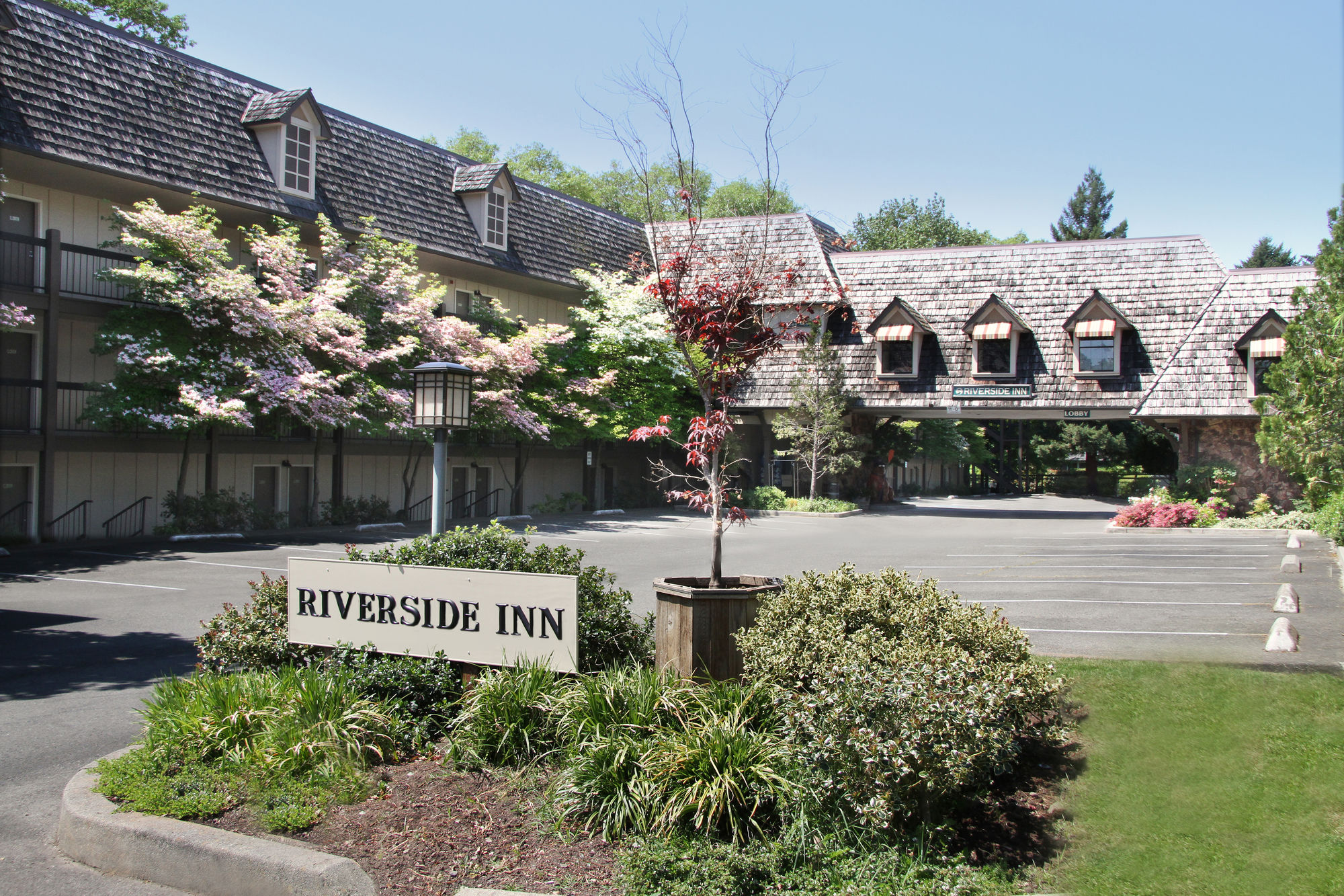 Фото Riverside Inn