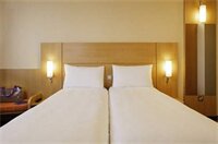 Фото Ibis Manchester Centre 96 Portland Street