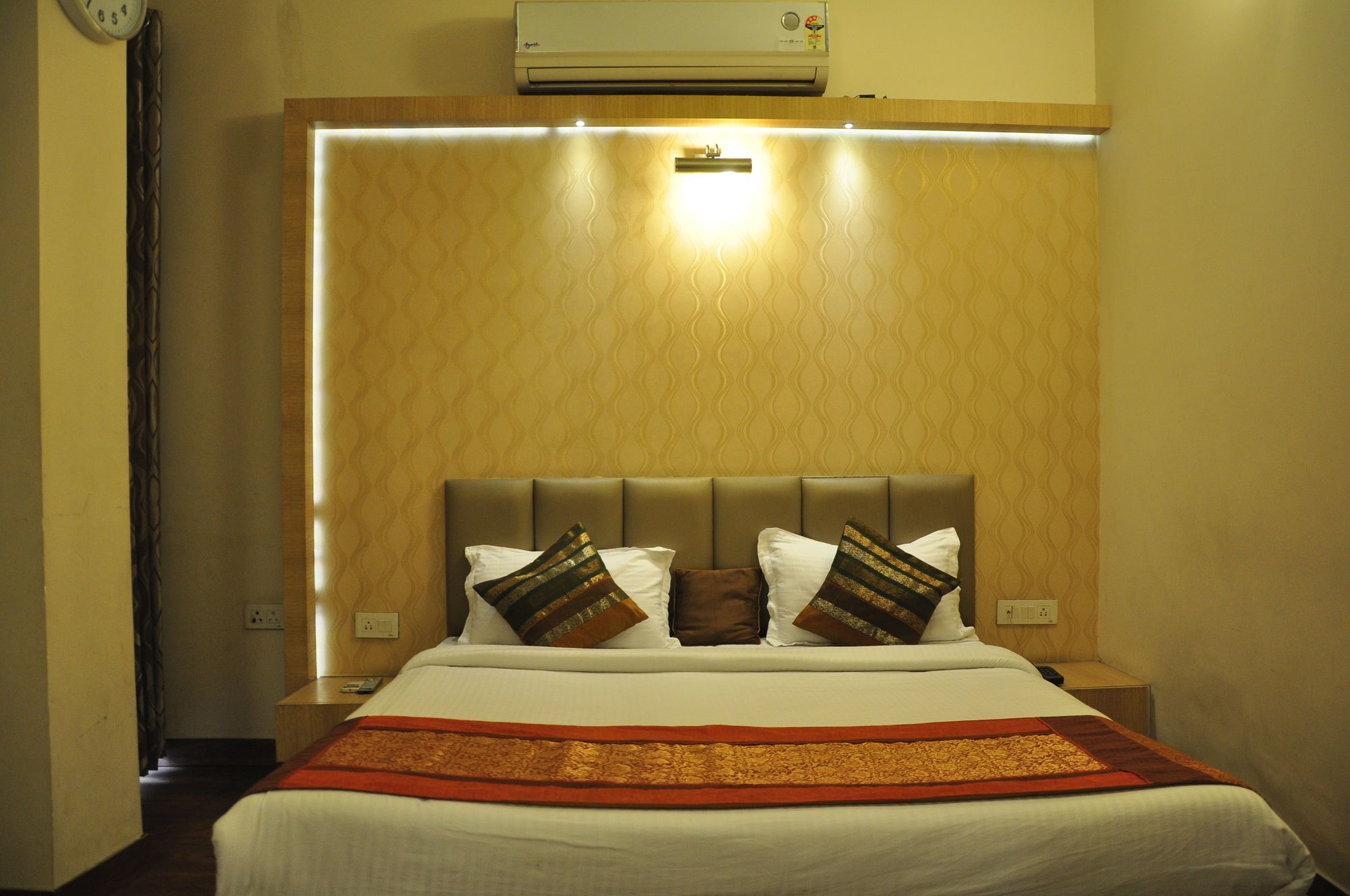 Фото Hotel Mercury Inn by Sonachi