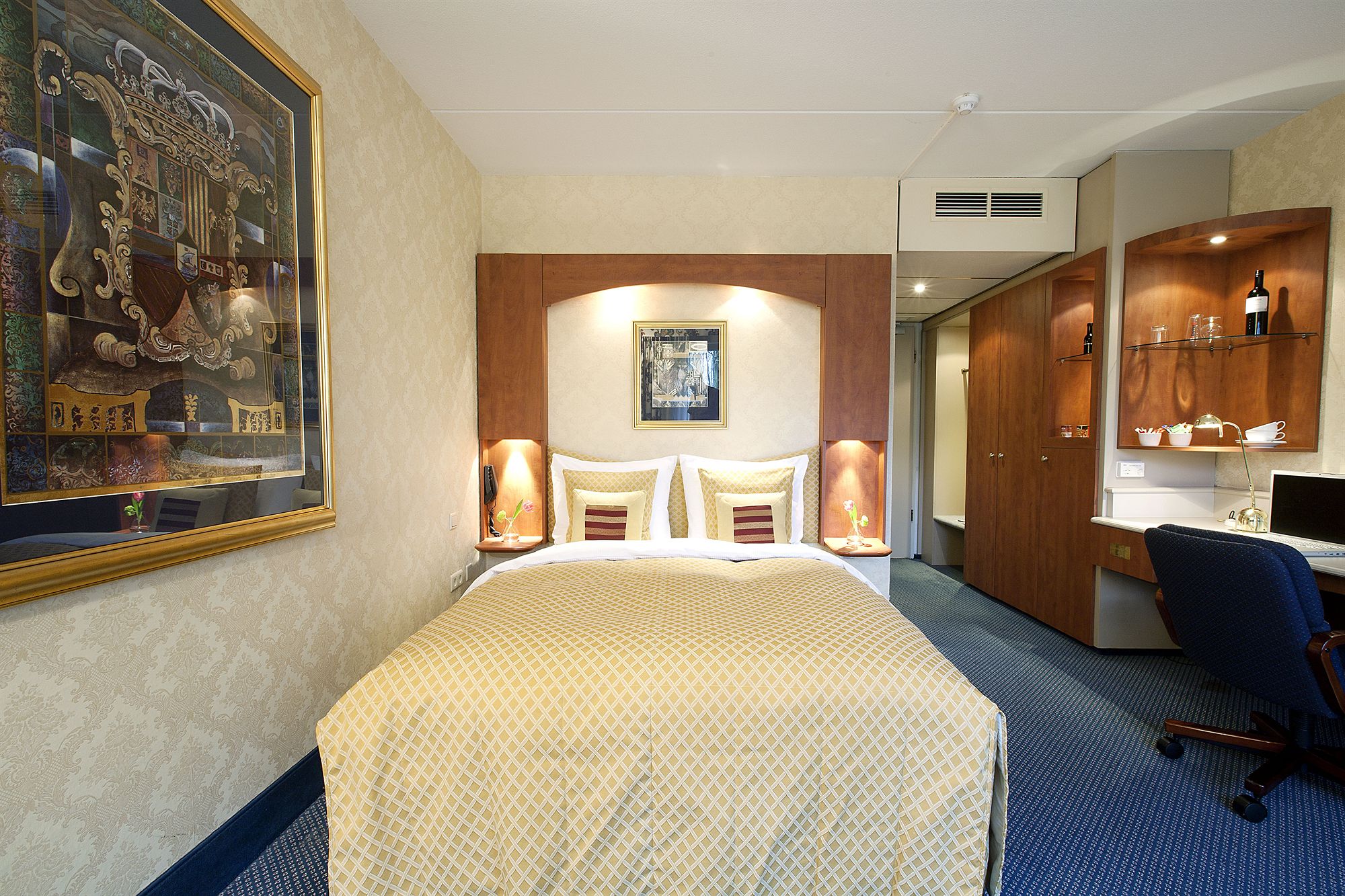 Фото Carlton President