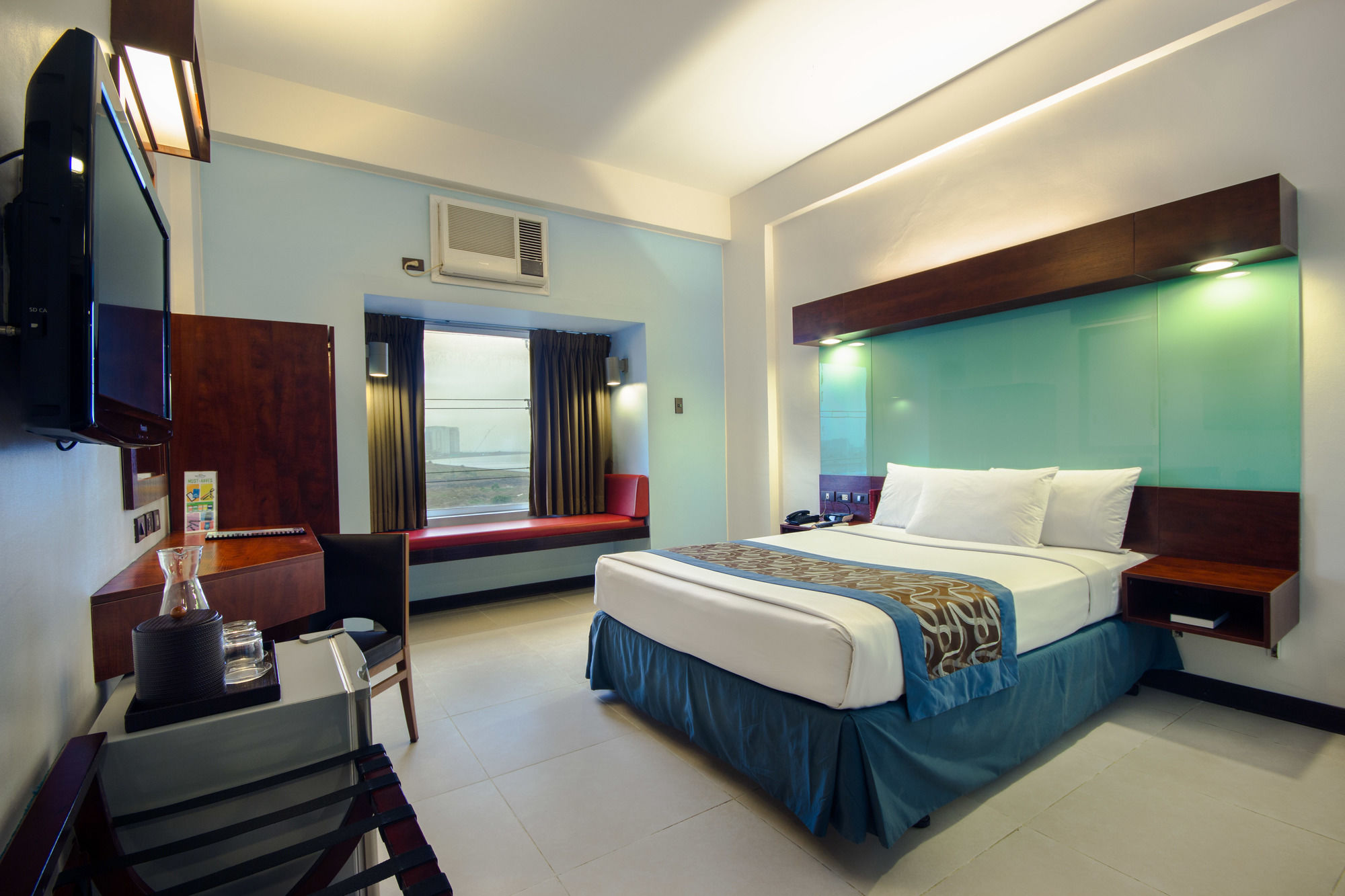 Фото Microtel by Wyndham Mall of Asia