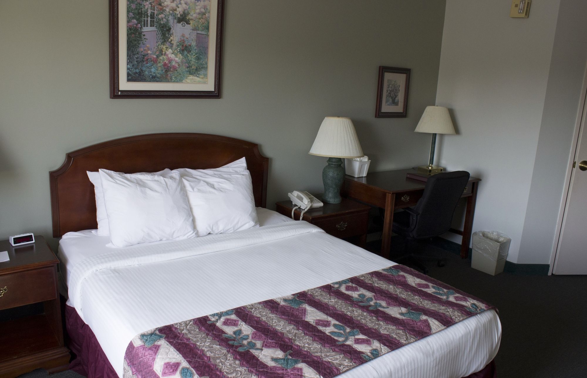 Фото Comstock Inn and Conference Center