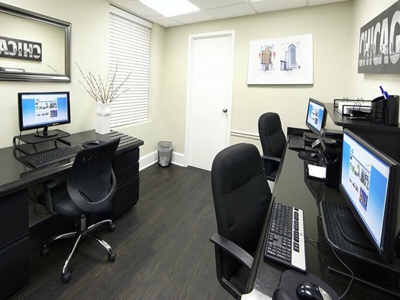 Фото Holiday Inn Express Chicago - Magnificent Mile, an Ihg Hotel