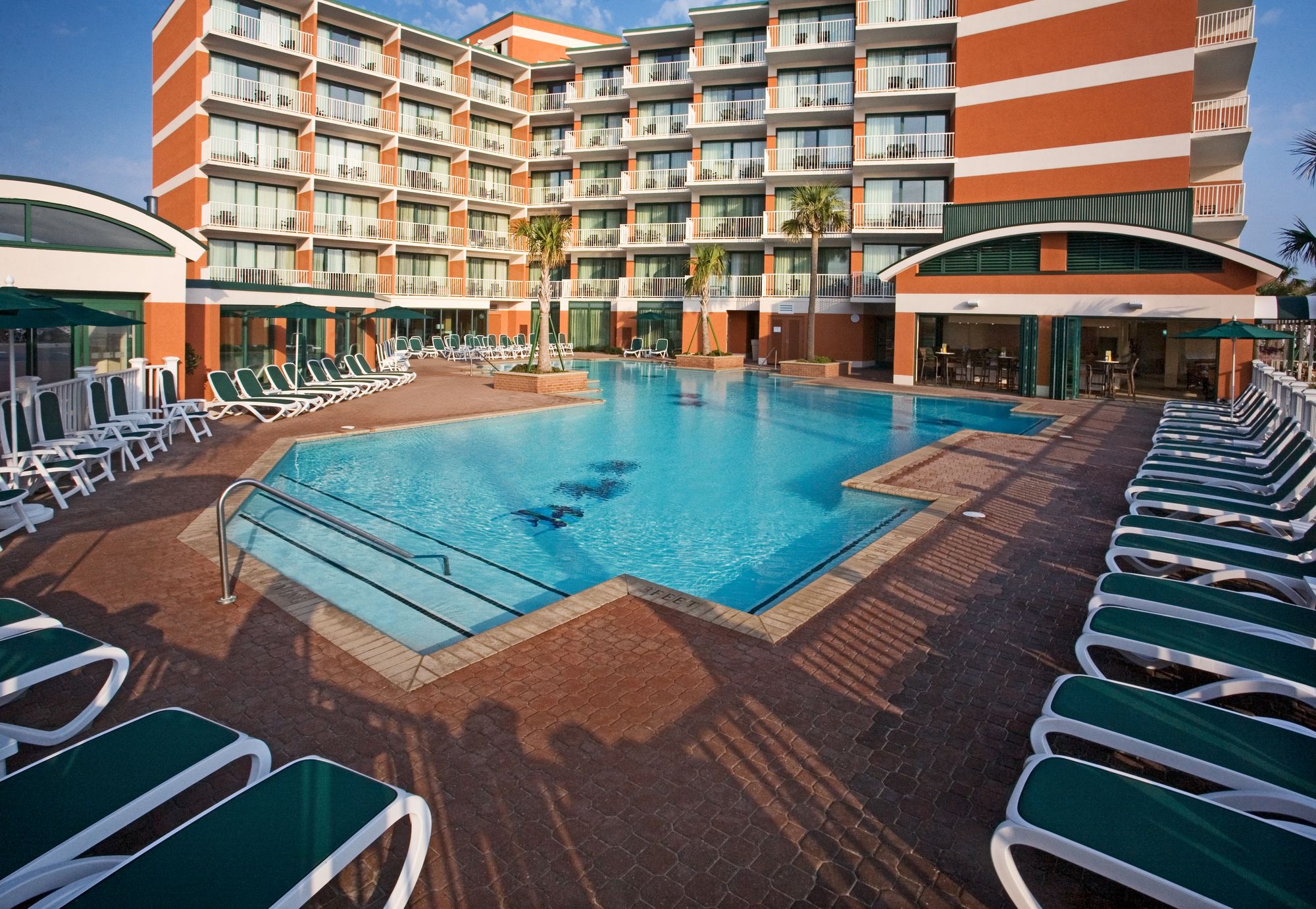 Фото Holiday Inn & Suites Virginia Beach North Beach, an Ihg Hotel