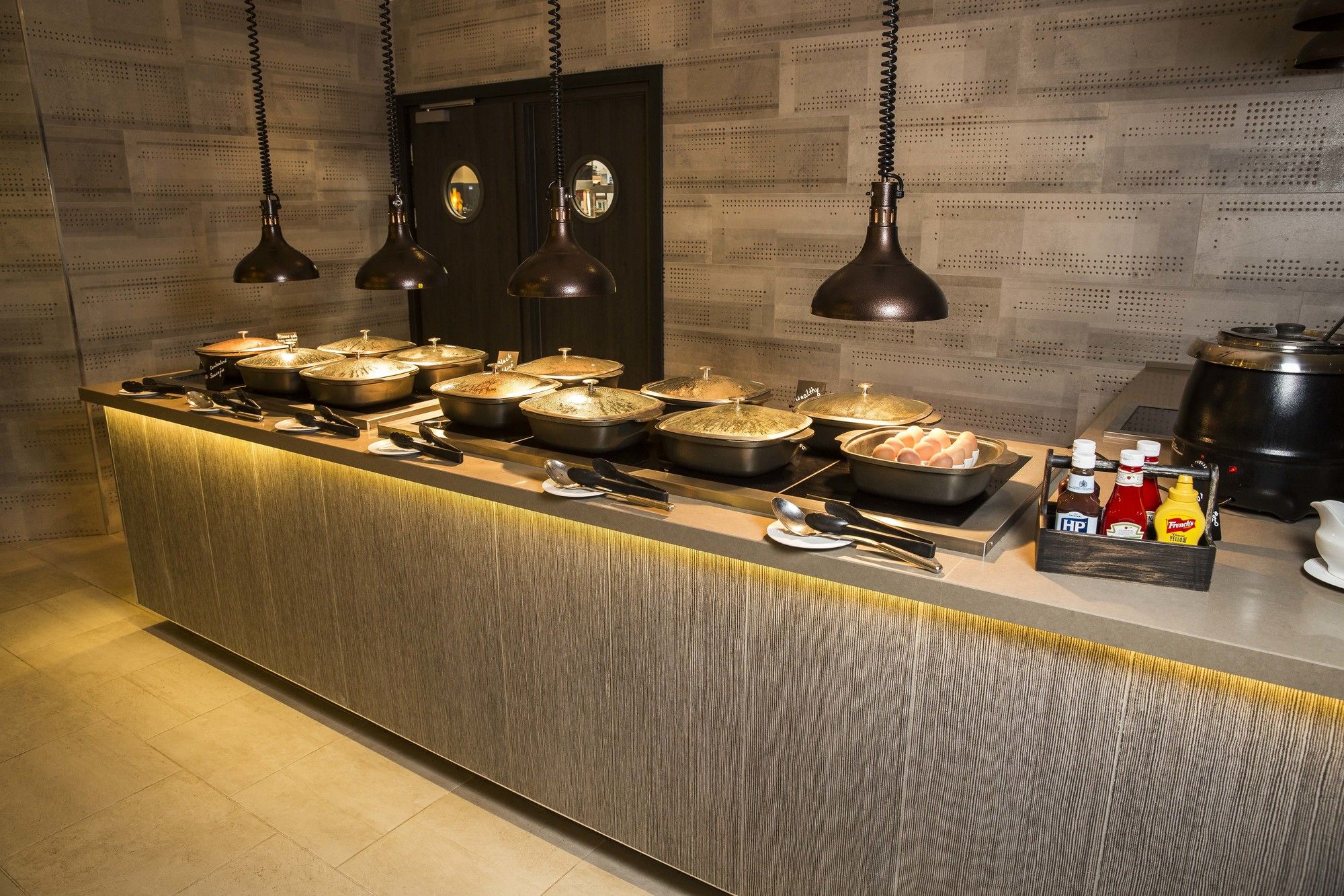 Фото Crowne Plaza Basingstoke