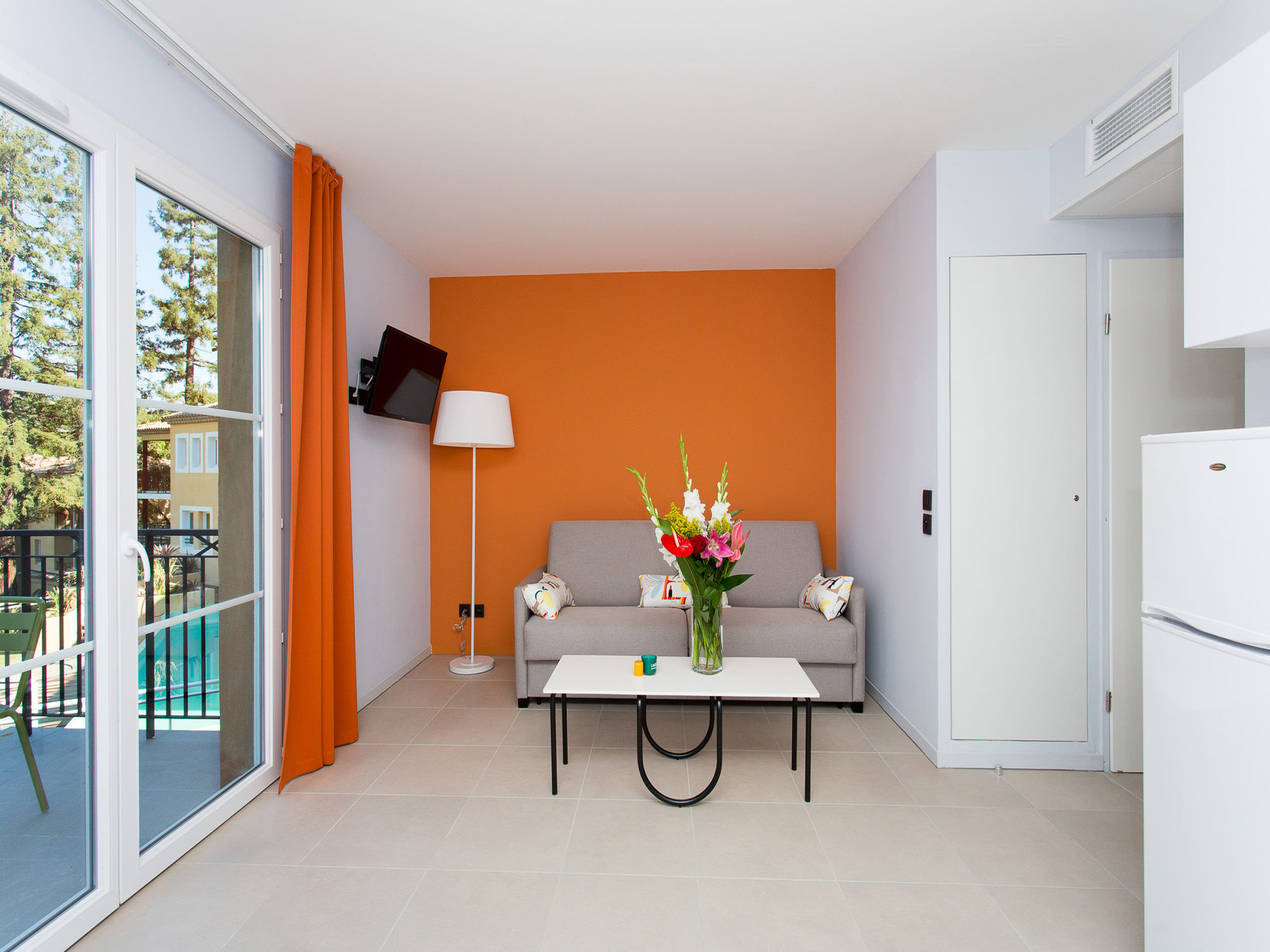 Фото Adonis Mougins