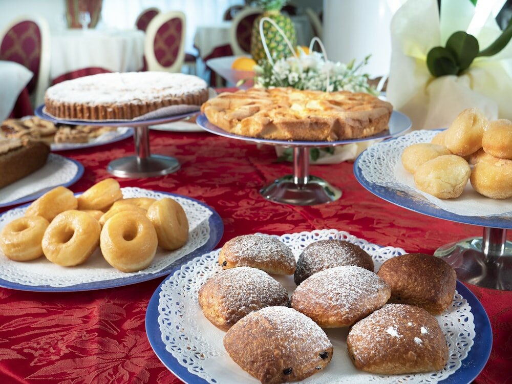 Фото Hotel Ambassador