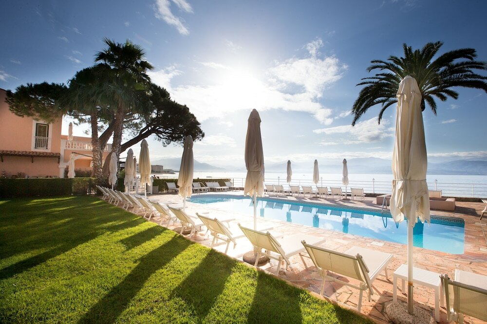 Фото отеля 1