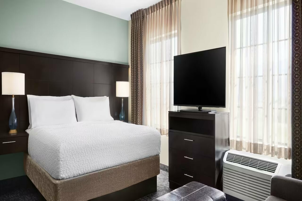 Фото Hampton Inn & Suites Cathedral City