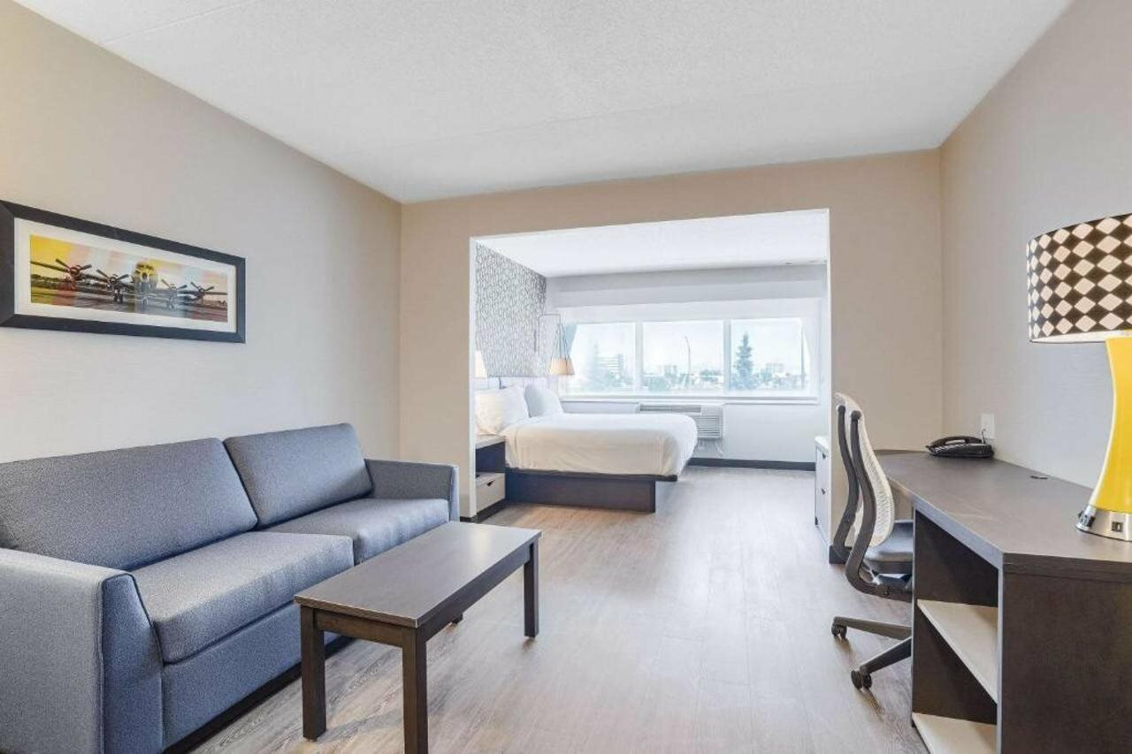 Фото GLō Best Western Mississauga Corporate Centre