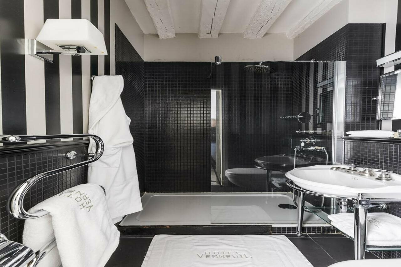 Фото Hotel Verneuil