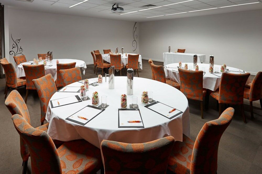 Фото  Dandenong Central Apartment