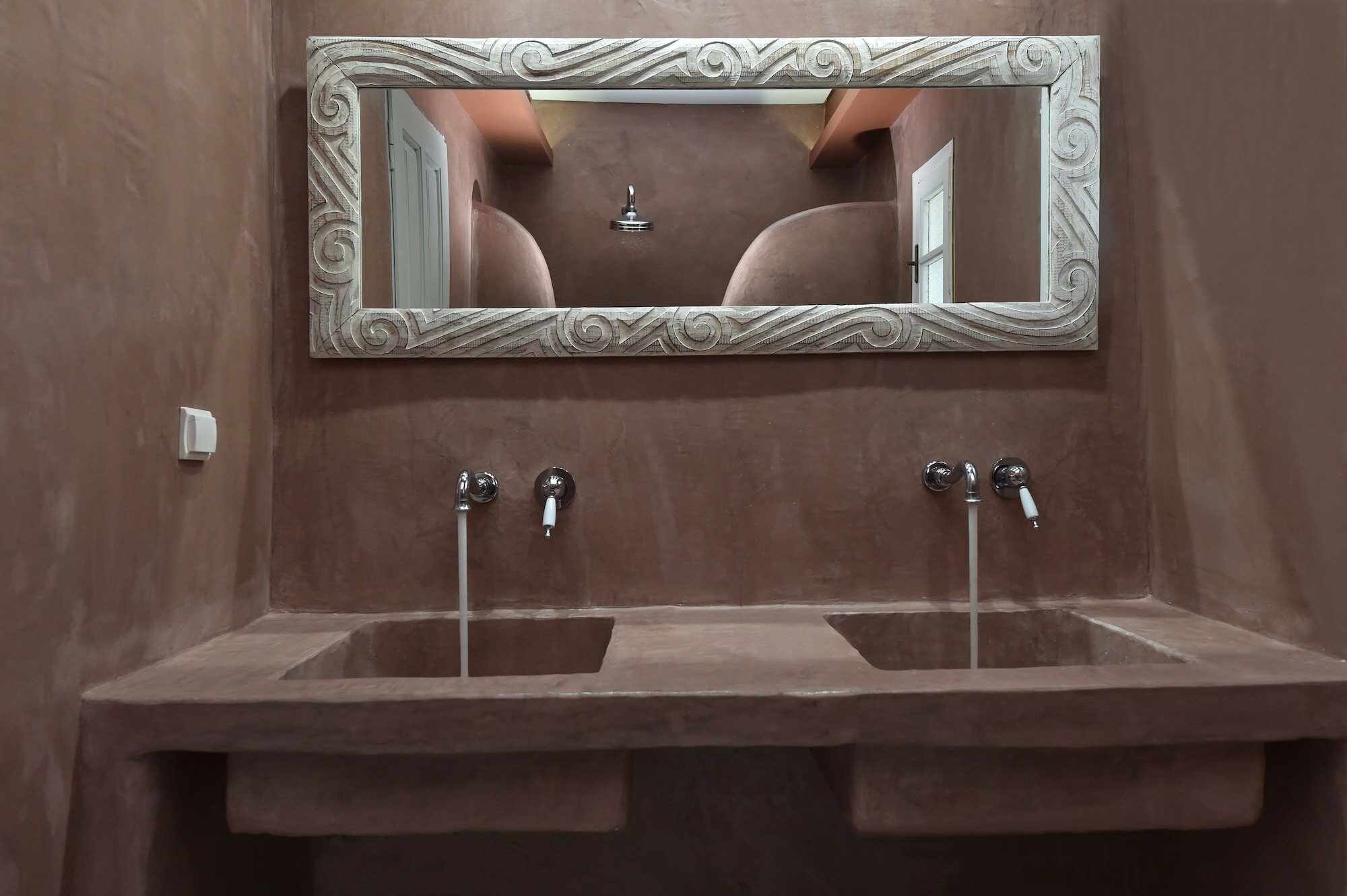 Фото Zefi Hotel & Suites