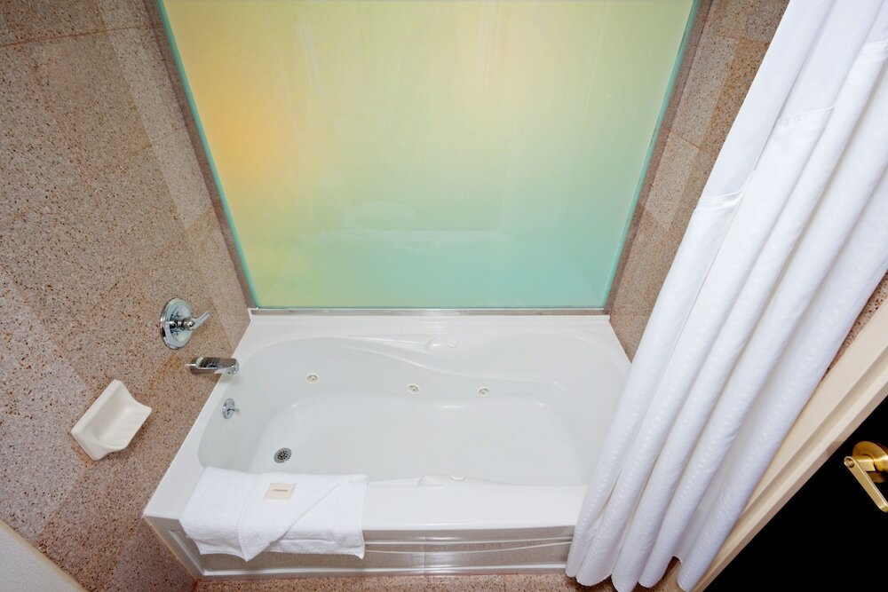 Фото Holiday Inn Express Brooklyn, an Ihg Hotel