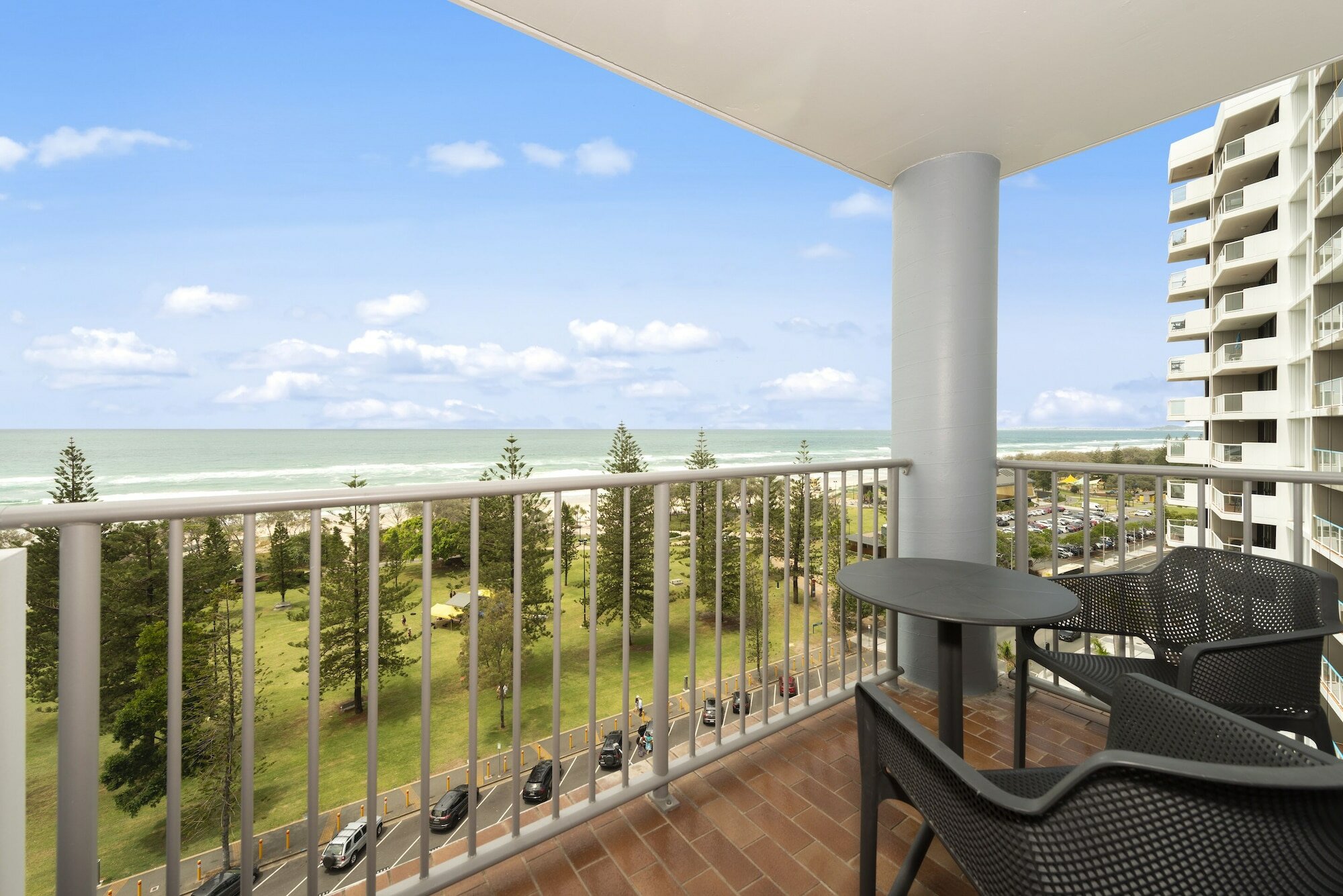 Фото Sandpiper Apartments