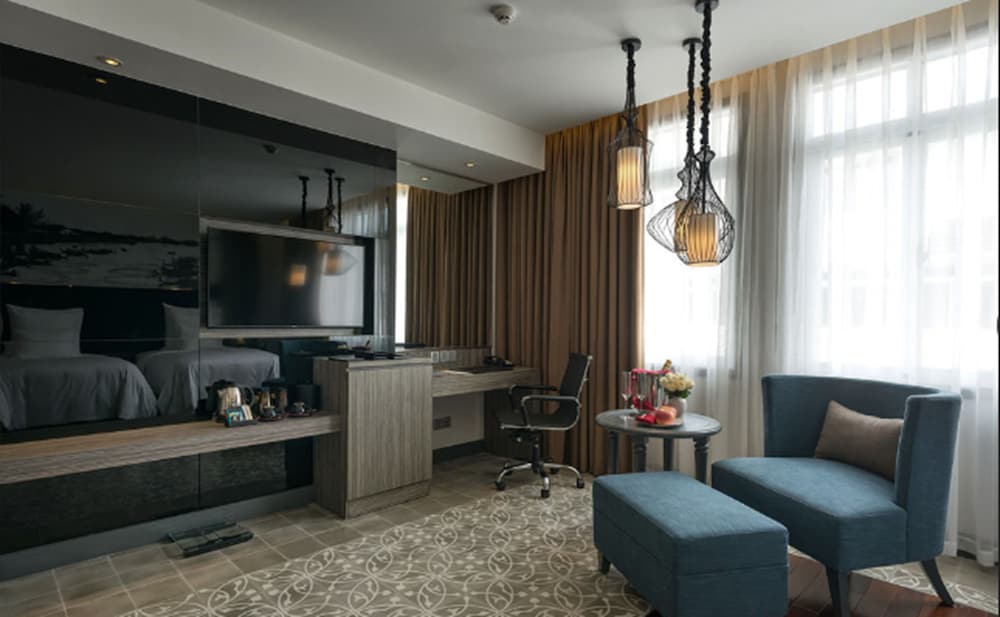 Фото Paradise Suites Hotel