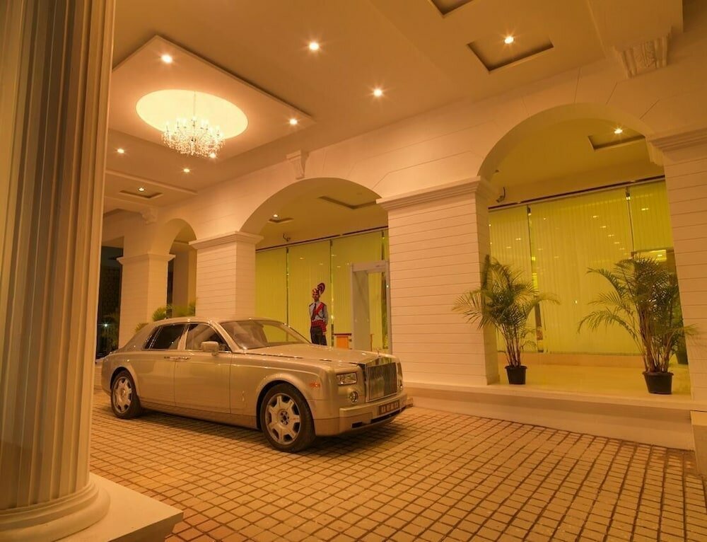 Фото Royal Orchid Central