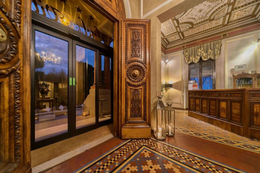 Фото Hotel De la Ville