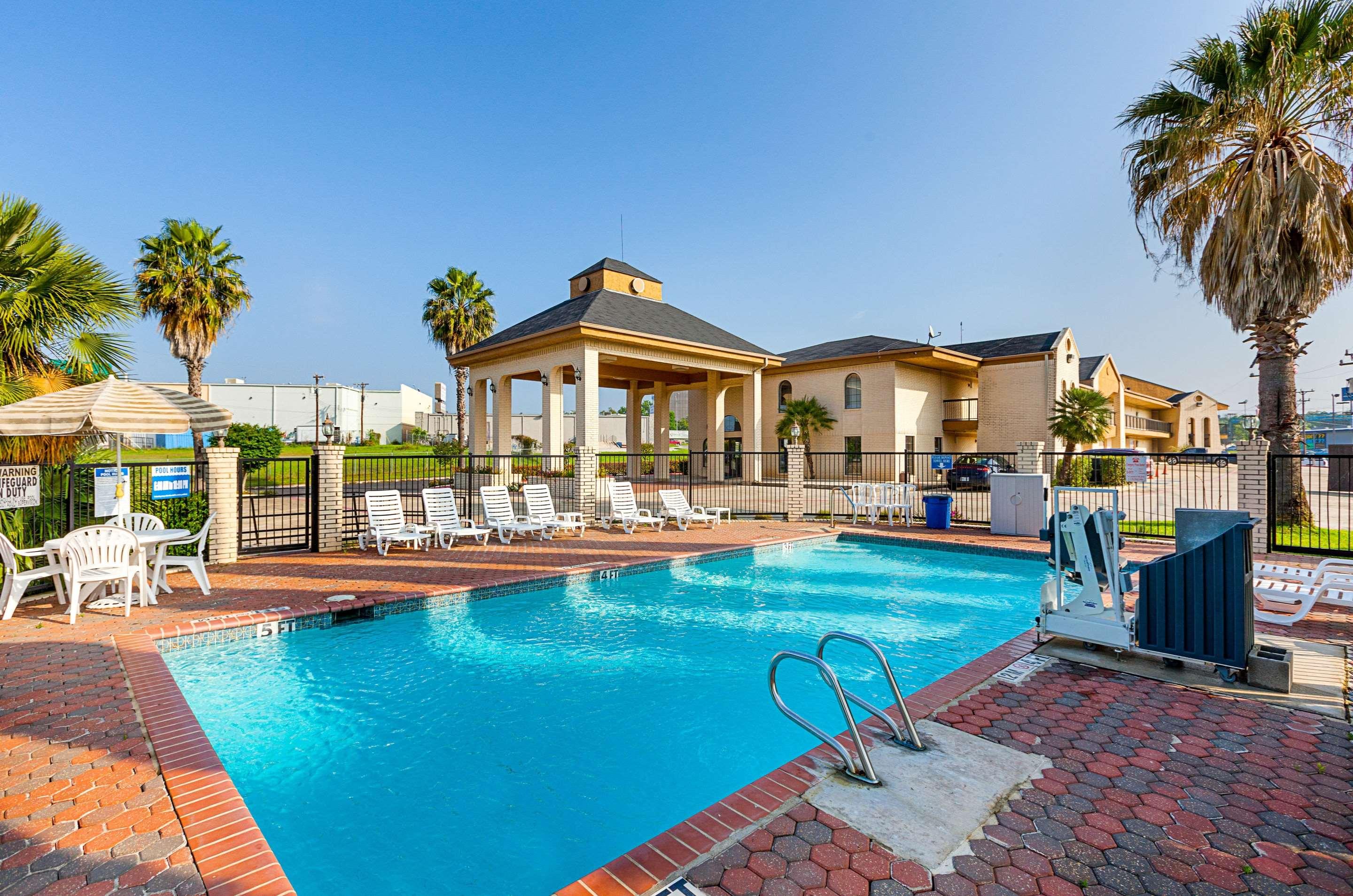 Фото Quality Inn Near Medical Center