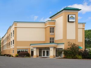 Гостиница Days Inn & Suites by Wyndham Albany