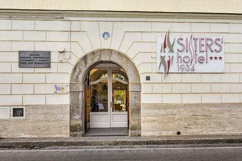 Гостиница Sisters Hostel