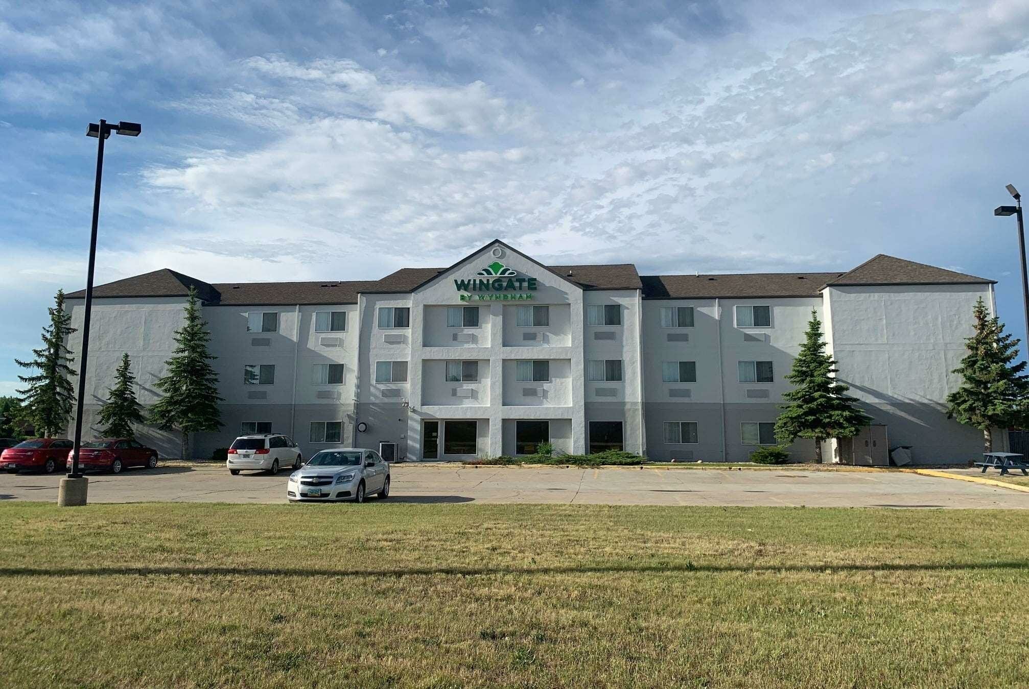 Фото SureStay Plus Hotel by Best Western Minot