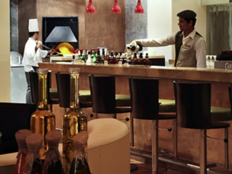 Фото Novotel Mumbai Juhu Beach Hotel