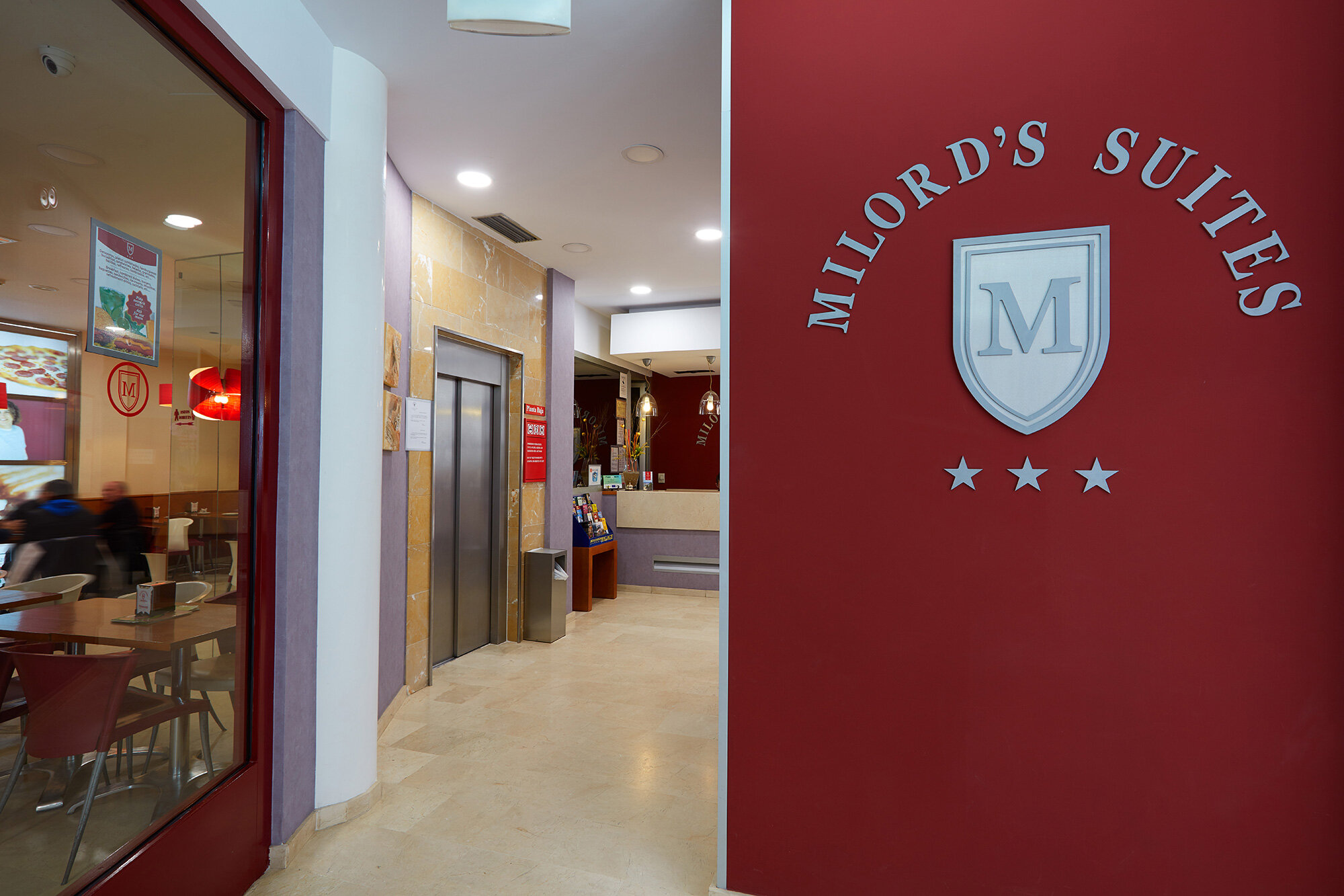 Фото Aparthotel Milord's Suites