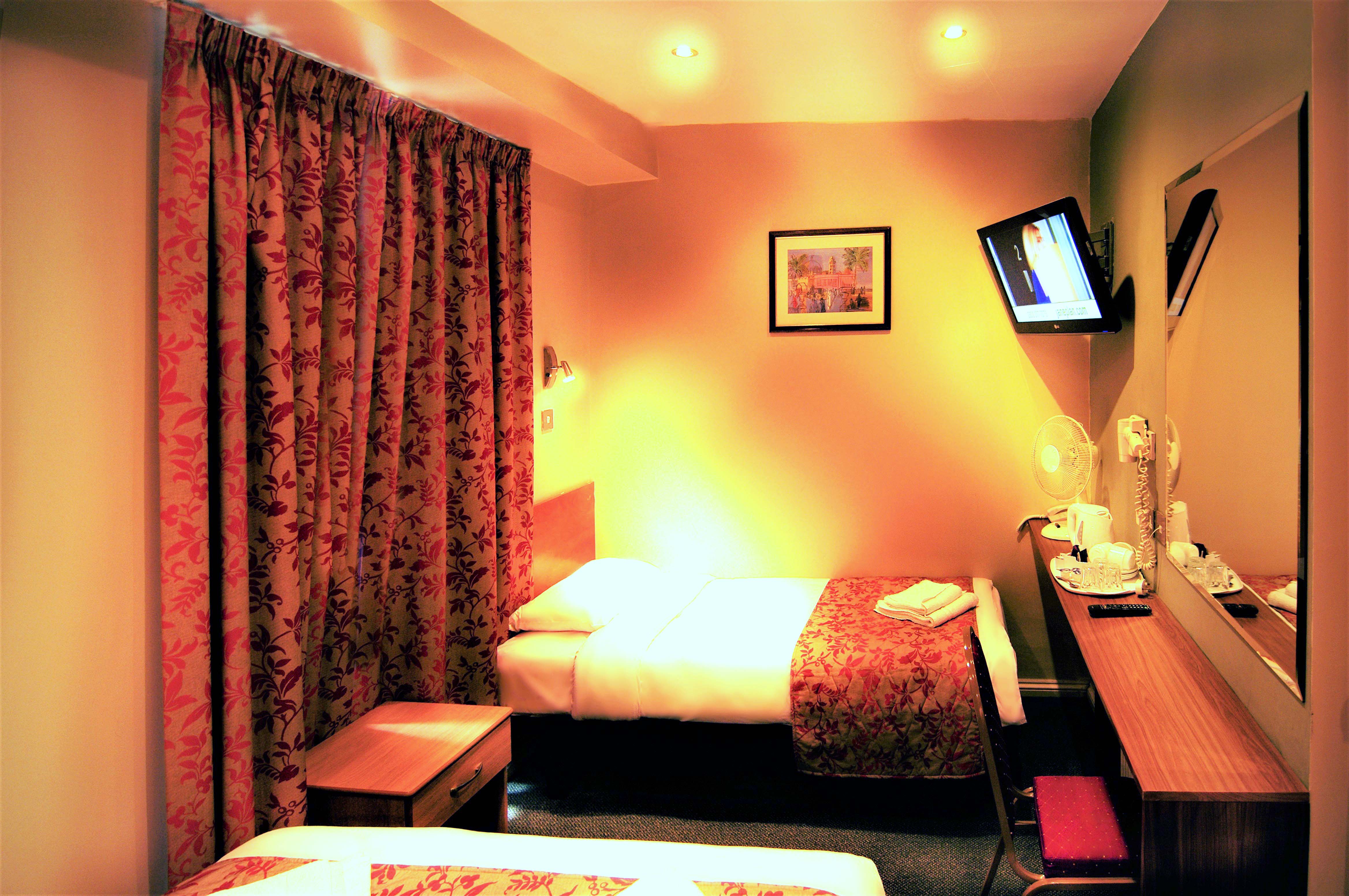 Фото Westbury Hotel Kensington