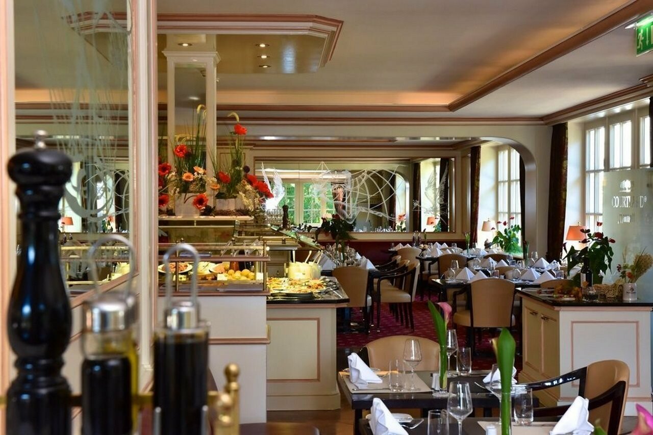 Фото Courtyard by Marriott Hamburg Airport